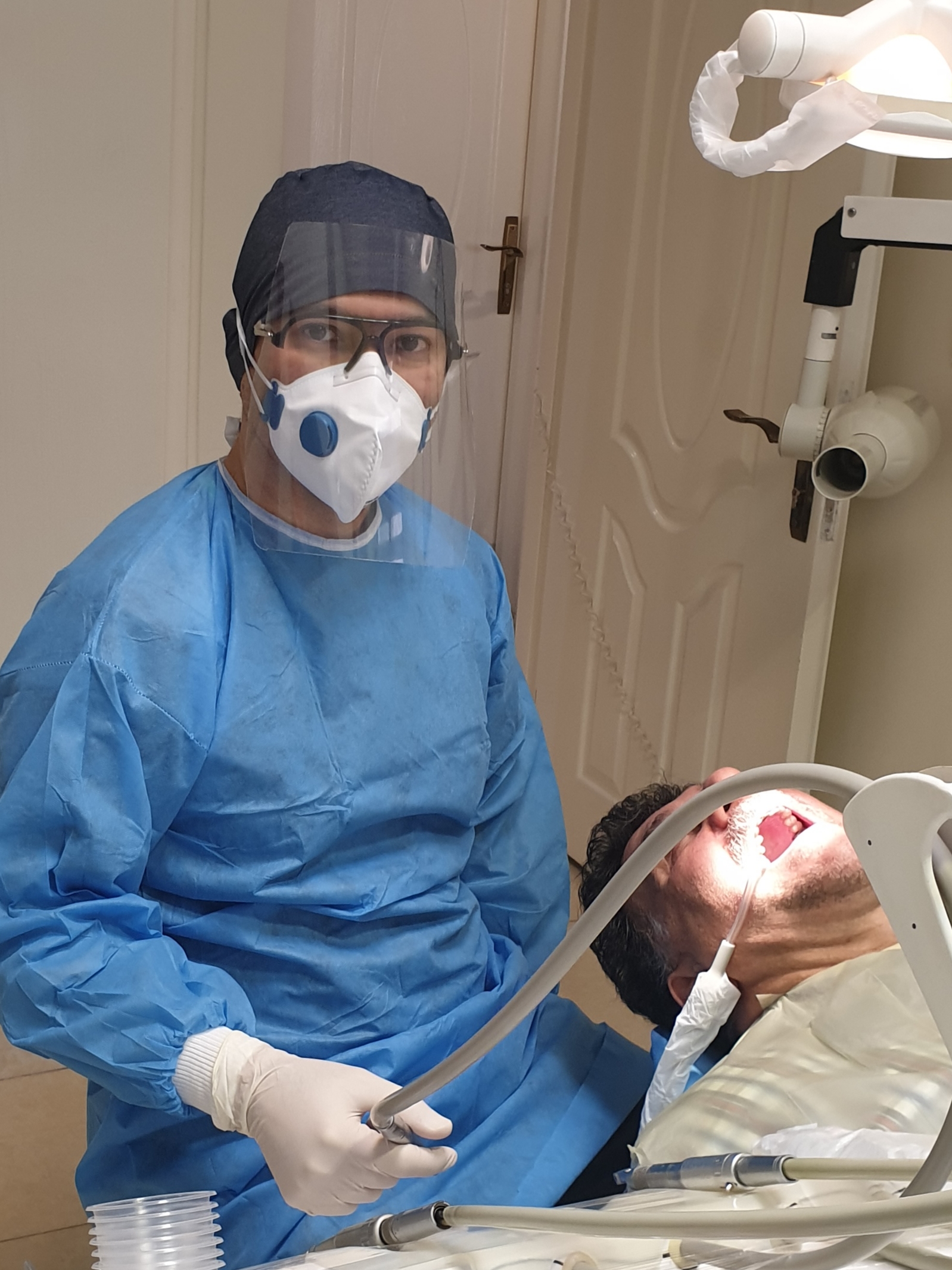 بهترین متخصص درمان ریشه کیست ؟