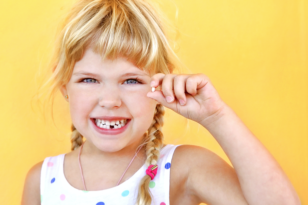 هنگام بیرون افتادن دندان کودک در حوادث چه کنیم